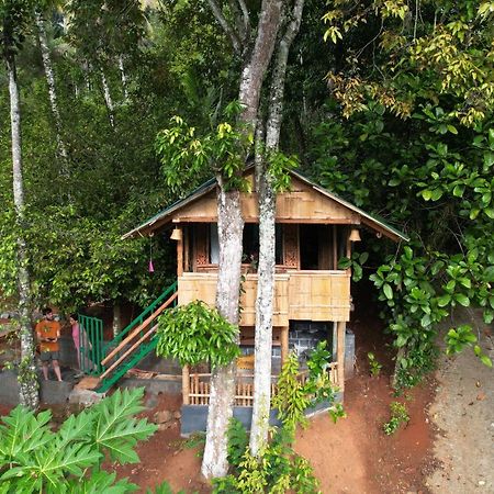 Fab - Bamboo Hut With Open Shower Мунар Екстериор снимка