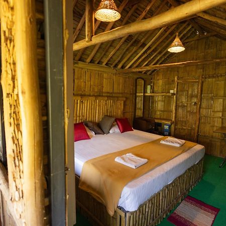 Fab - Bamboo Hut With Open Shower Мунар Екстериор снимка