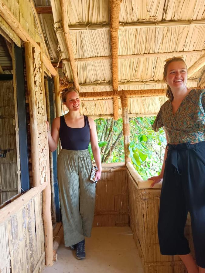 Fab - Bamboo Hut With Open Shower Мунар Екстериор снимка