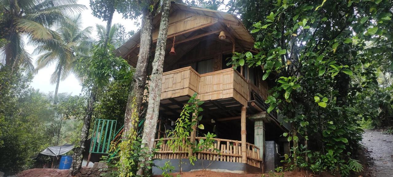 Fab - Bamboo Hut With Open Shower Мунар Екстериор снимка