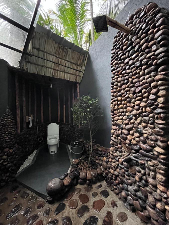 Fab - Bamboo Hut With Open Shower Мунар Екстериор снимка