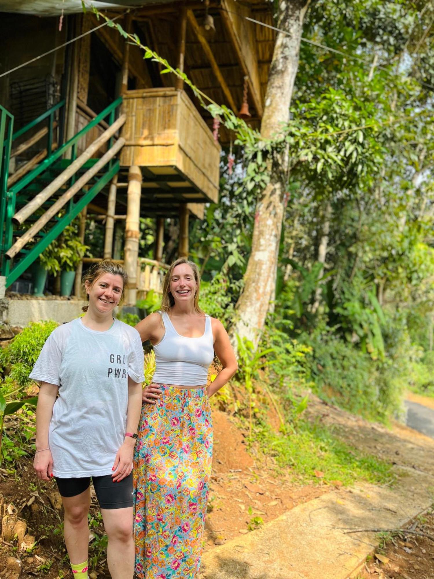 Fab - Bamboo Hut With Open Shower Мунар Екстериор снимка